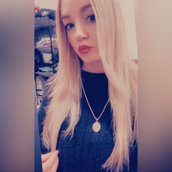 Meet your Posher, Crystal - Picture 3 of 4